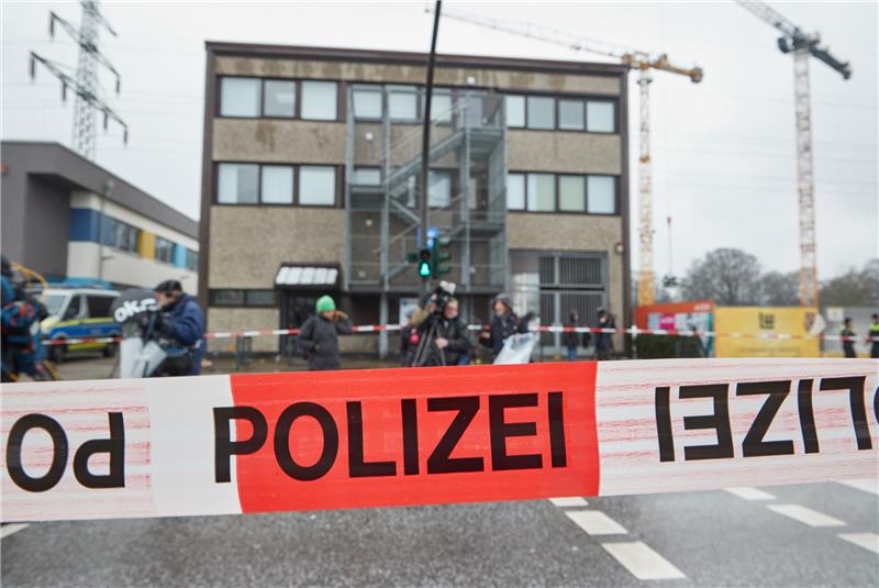 Nach tödlichen Schüssen in Alsterdorf: Waffenbehörde soll verstärkt werden Nach tödlichen Schüssen in Alsterdorf: Waffenbehörde soll verstärkt werden