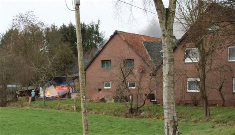 Lagerschuppen in Ottendorf brennt nieder