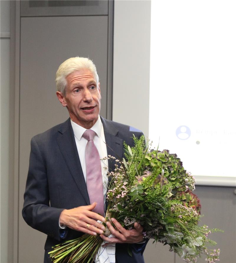 Landratswahl: Rainer Rempe in Harburg vor SPD-Herausforderer Landratswahl: Rainer Rempe in Harburg vor SPD-Herausforderer
