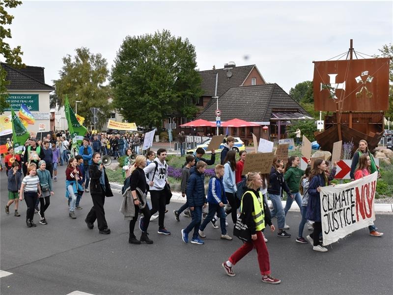 Klimastreik: 200 Menschen demonstrieren in Buxtehude Klimastreik: 200 Menschen demonstrieren in Buxtehude