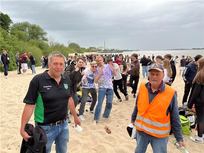 500 Feierwütige am Bassenflether Strand – Das ist die Polizei-Bilanz zum Vatertag