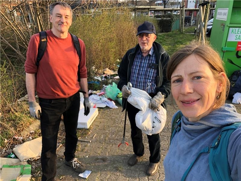 Müll am Bahnhof Neugraben entfernt