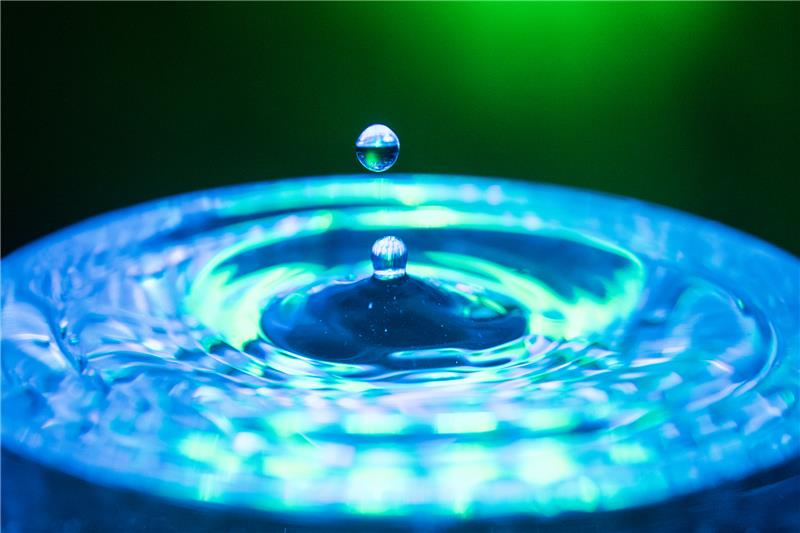 Wie können wir sparsamer mit Wasser umgehen? Wie können wir sparsamer mit Wasser umgehen?