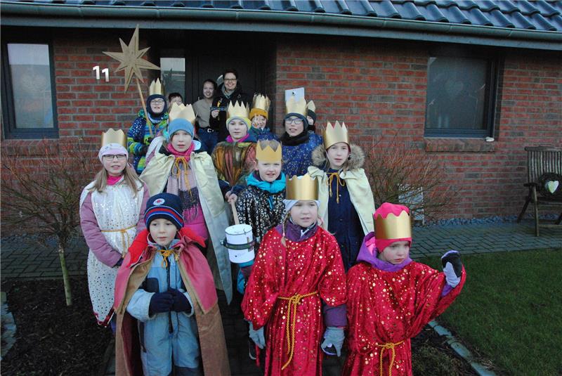 Spenden sammeln und Segen bringen – unterwegs mit jungen Sternsingern