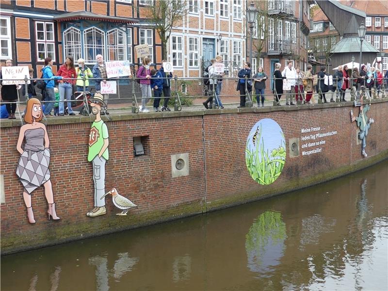 Kleine Demo gegen die Tetsche-Cartoons