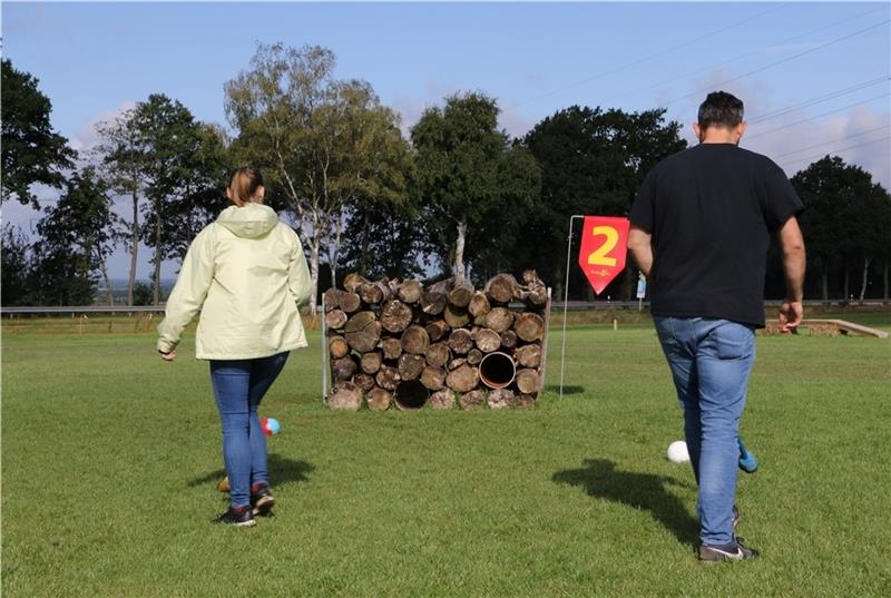 Spaß mit Bauerngolf auf dem Kürbishof in Rade Spaß mit Bauerngolf auf dem Kürbishof in Rade