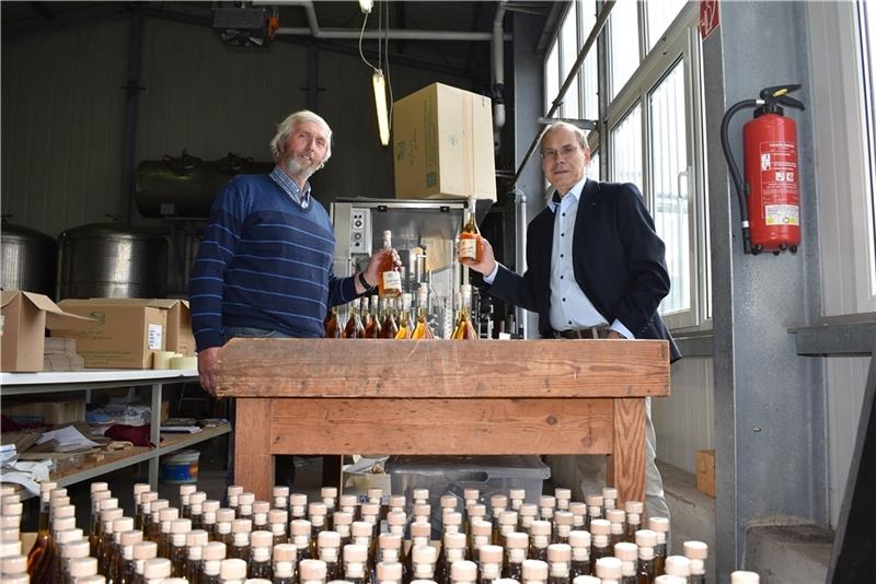 Schlussverkauf in der Obstgemeinschaftsbrennerei