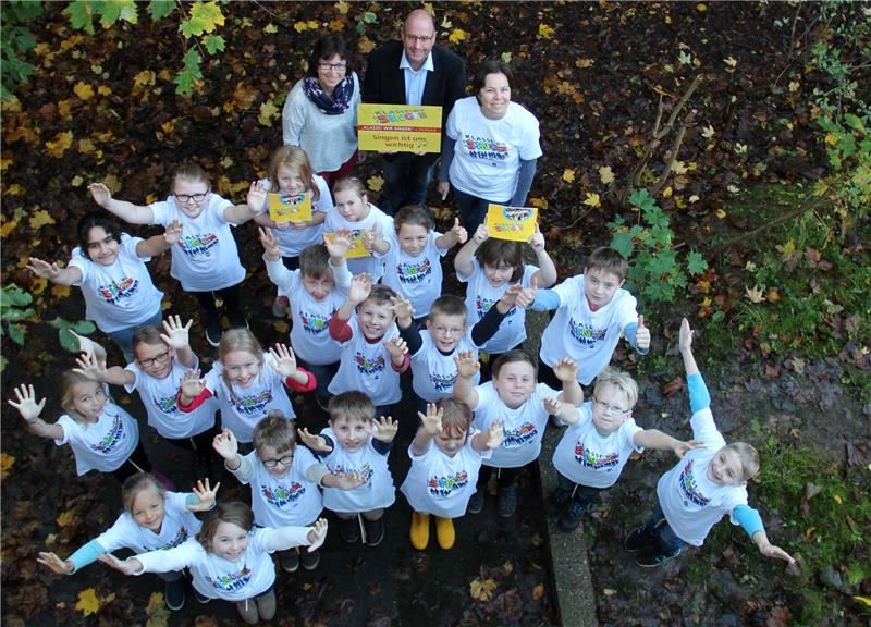 Die Klasse 4b jubelt: „Klasse! Wir singen“