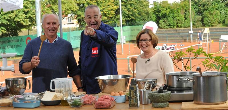 Sass kocht beim Stader Tennisclub Königsberger Klopse