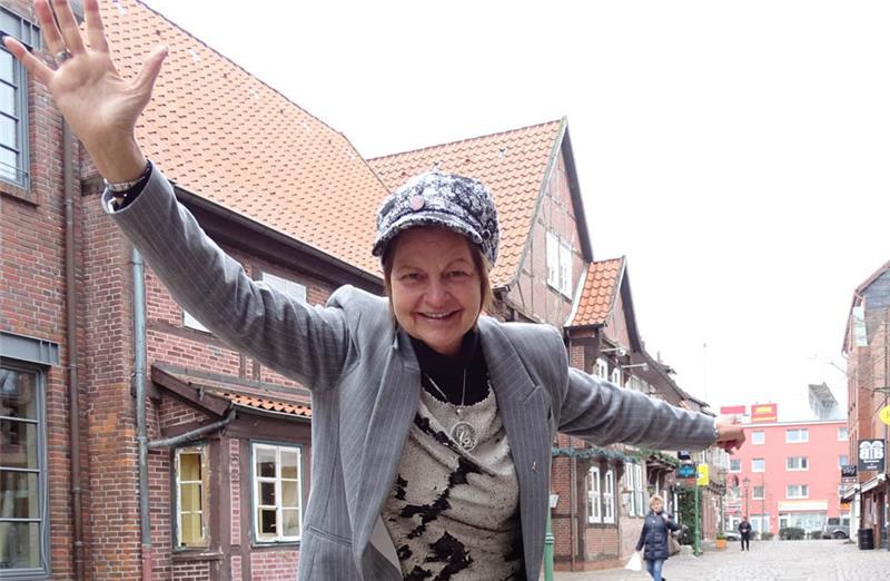 Fräulein Menke ist zurück aus dem Dschungelcamp