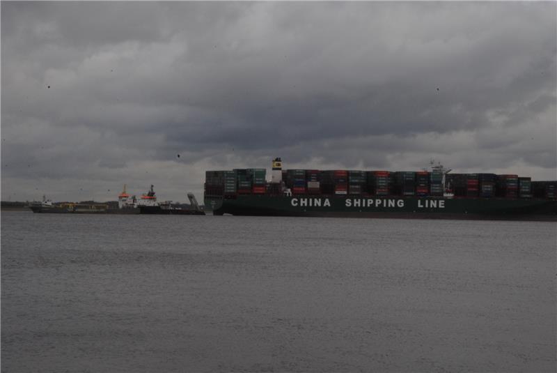 Rund um die Indian Ocean wird weiter gebaggert