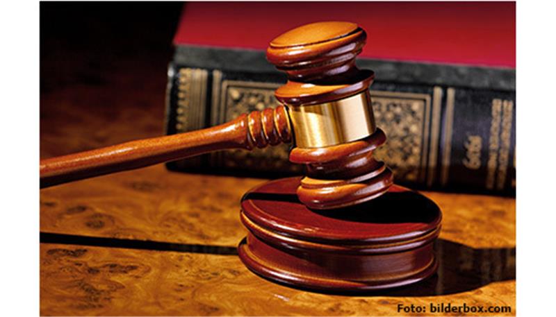 Zu laut: Angeklagter rastet aus und schlägt zu