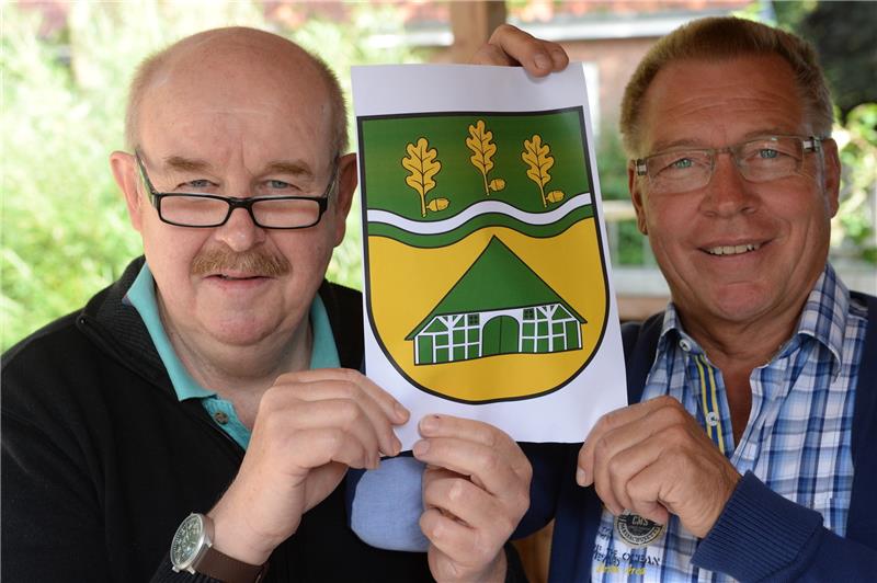 Hollenbecker Bürger feiern auf dem neuen Dorfplatz