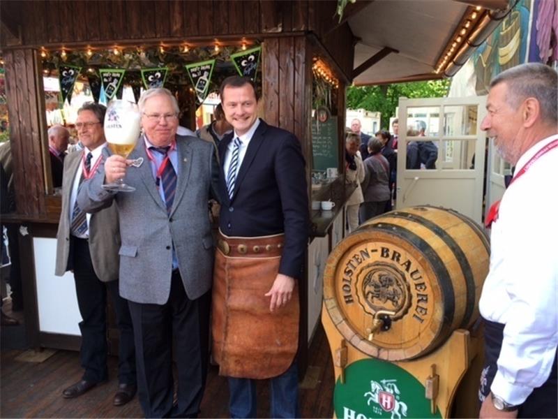 Der Pfingstmarkt in Neukloster ist eröffnet