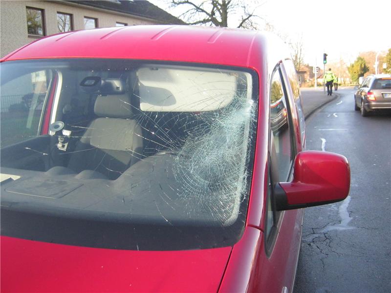Radfahrer bei Unfall in Stade lebensgefährlich verletzt