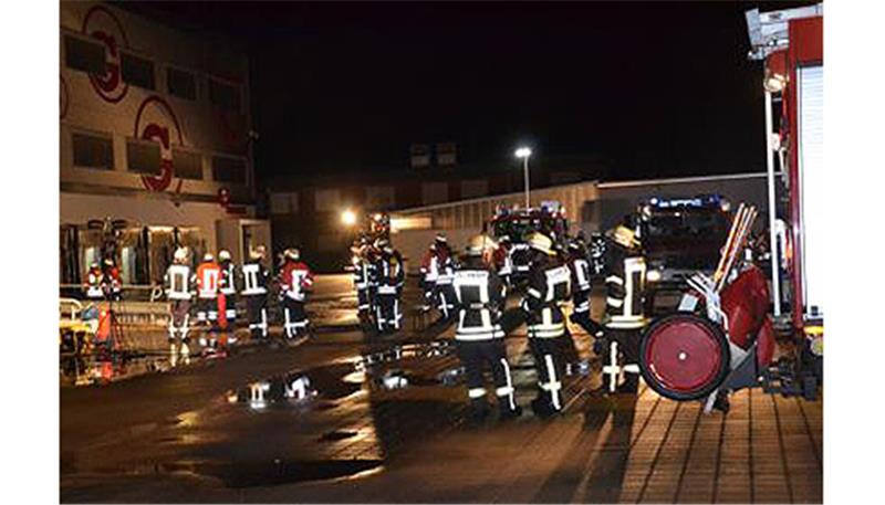 Brand bei Fricke Landmaschinenhandel in Heeslingen