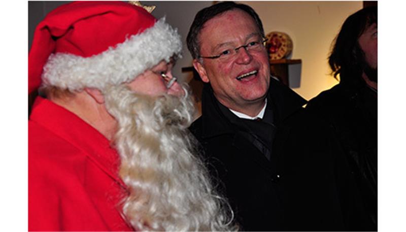 Ministerpräsident Stefan Weil zu Gast im Christkinddorf Himmelpforten
