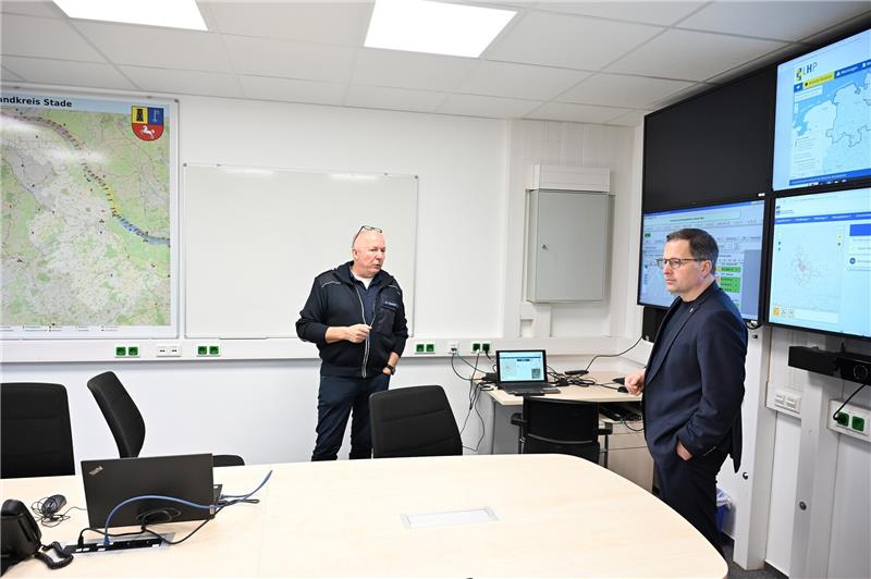 Landkreis investiert in Feuerwehr und Rettungsleitstelle in Stade