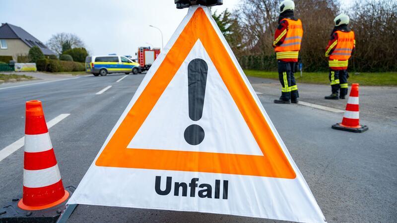 Auffahrunfall nach Wildwechsel: 27-jährige Fahrerin verletzt