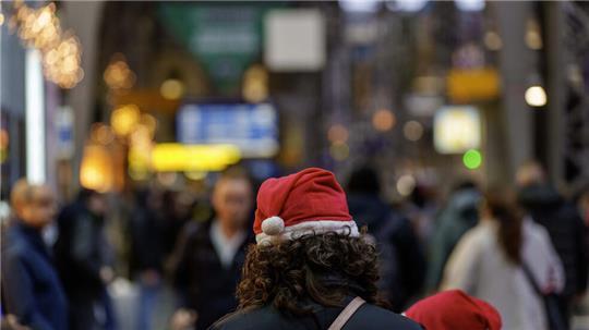 Weihnachten heimfahren: So sparen Sie bei Bahn und Fernbus