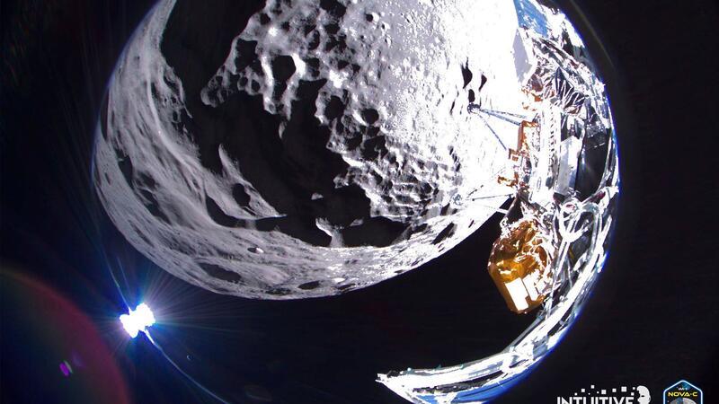 Nach Mondlandung: Hoffen auf zweites Leben für „Odysseus“ Bild der Odysseus-Mondlandefähre von Intuitive Machines vom Krater Schomberger auf dem Mond.