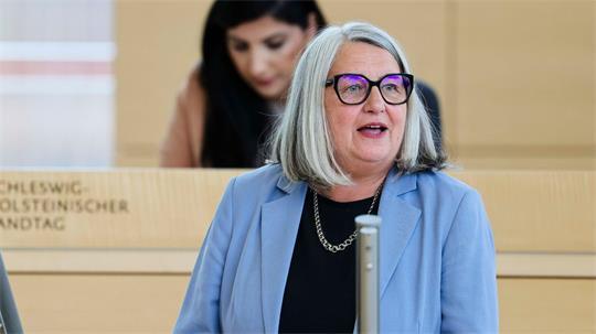 Bildungsministerin Dorit Stenke (CDU) spricht von der größten Investition in die Schulen seit Jahrzehnten. (Archivbild)
