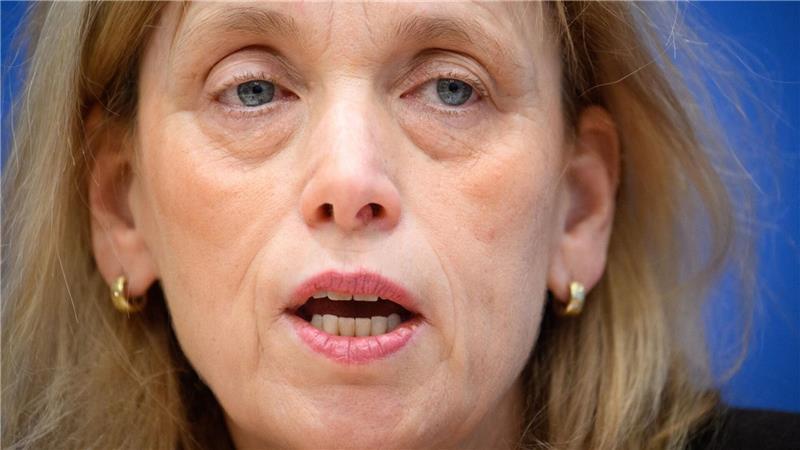 Bildungsministerin Karin Prien reagiert empört auf einen Beschluss der Linken in Niedersachsen. (Archivbild)