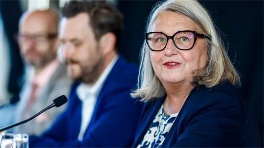 Bildungsministerin Stenke berichtet von höheren Schüler- und Lehrerzahlen.