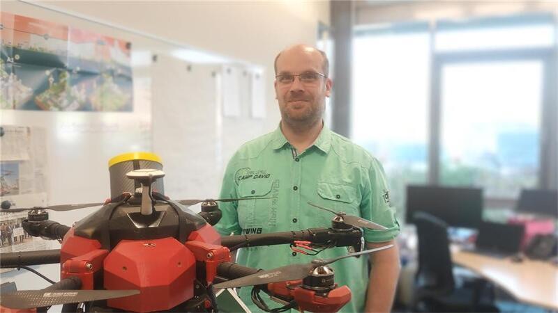 Diese Drohnen können Landwirten bei der Arbeit helfen Bill Gutbier hat die Drohne BETH-01 konstruiert. Sie wiegt 10 Kilogramm und ist ein Prototyp.Foto: Hippler