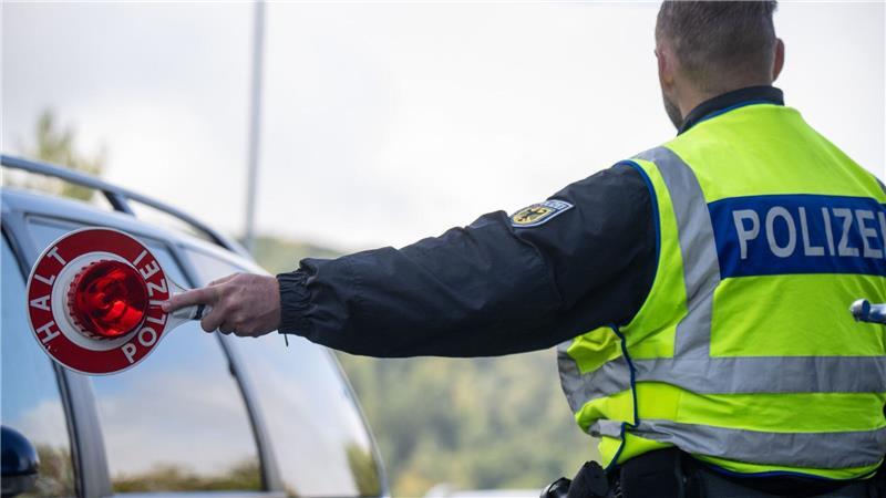 Weniger Asylsuchende – Lage in Kommunen entspannt sich etwas Binnengrenzkontrollen sind im Schengen-Raum eigentlich nicht vorgesehen. (Archivbild)