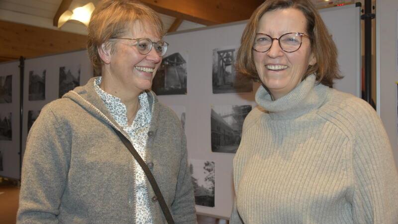 Kita, Bauland, Ortsmitte: Das sind Bargstedts Pläne für 2024 Birgit Dammann-Tamke (l.) wünscht sich Zuwachs bei den Landfrauen, Karen Wohlers mehr Angebote für die Jugend.
