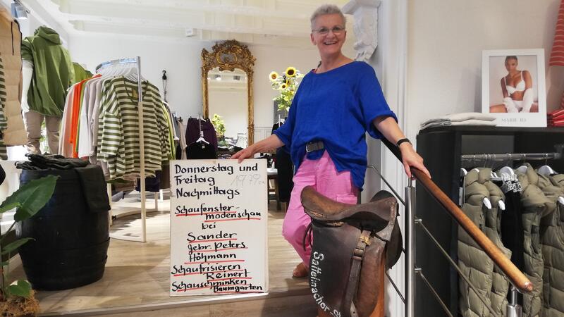 Birgit Höhmann führt seit 2008 das gleichnamige Bekleidungsgeschäft, das 1956 von ihrem Vater gegründet wurde.