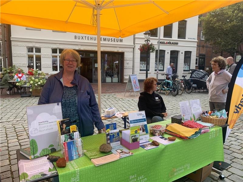 Messe zeigt verschiedene Facetten der Nachhaltigkeit Birgit Rogge für die Bibliothek: Ausleihen ist nachhaltiger als kaufen.