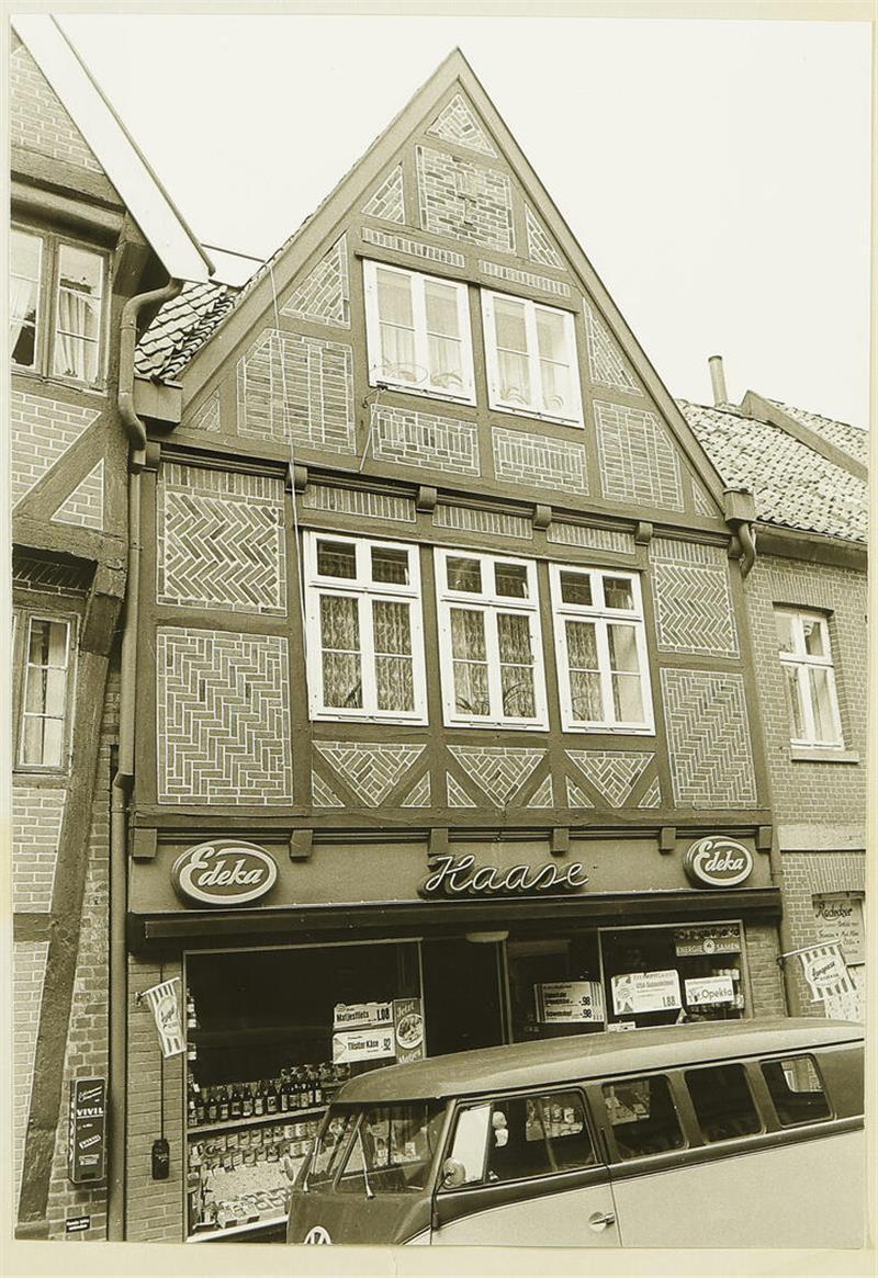 Altstadthaus in Stade zu verkaufen: Die Geschichte der Salzstraße 21 Bis 1961 befand sich in dem Haus in der Salzstraße 21 eine Lebensmittelhandlung.