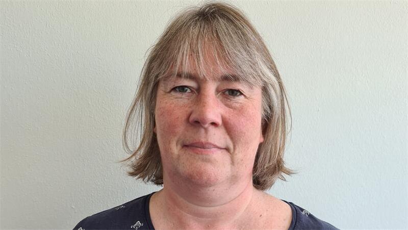 Bis 1992 dauerte es, bis aus den Reihen der Jugendfeuerwehr erstmals eine junge Frau in die Einsatzabteilung wechselte: Kerstin Schütt, geborene Daß, war die erste Feuerwehrfrau in der Gemeinde.