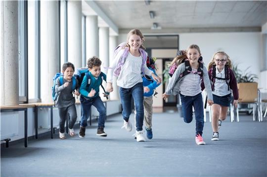 Bis 2035 steigt die Zahl der Grundschüler in Buxtehude voraussichtlich um 17,1 Prozent an. Das sind 305 Kinder mehr als heute. Foto: dpa