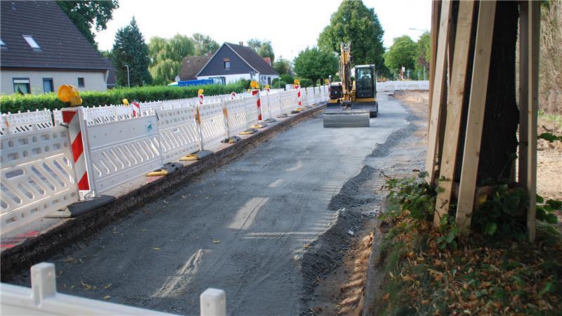 Bis Ende September sollen die Bauarbeiten für die Querungshilfe in Beckdorf andauern.