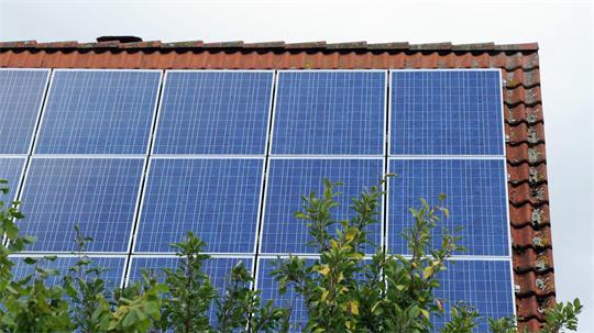 Bis Ende September wurde in Deutschland mehr Solarstrom erzeugt als im gesamten Vorjahr. (Symbolbild)