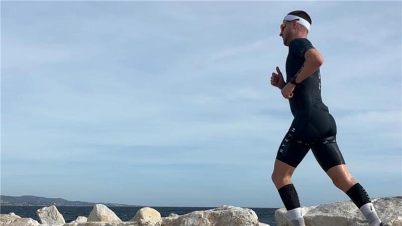 Bis Kilometer 18, 19, so Winter, habe er in Marbella bei der WM nur darauf geachtet, ob die Schmerzen im Fuß wieder auftauchen.