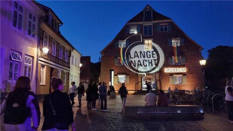 Lange Nacht: Mit dieser Vielfalt wartet Stades Kulturszene auf Bis Mitternacht bietet die Lange Nacht ein geballtes Kultur- und Erlebnisprogramm, an dem auch die Museen Stade mit besonderen Angeboten beteiligt sind.