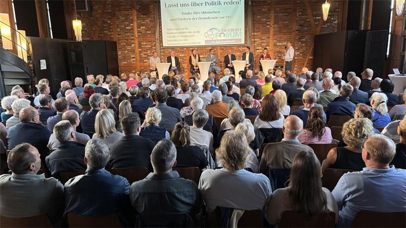 TAGEBLATT-Talk: Sechs Bürgermeisterkandidaten zeigen Profil in Stade Bis auf den letzten Platz war die Seminarturnhalle beim TAGEBLATT-Talk zur Kommunalwahl besetzt.