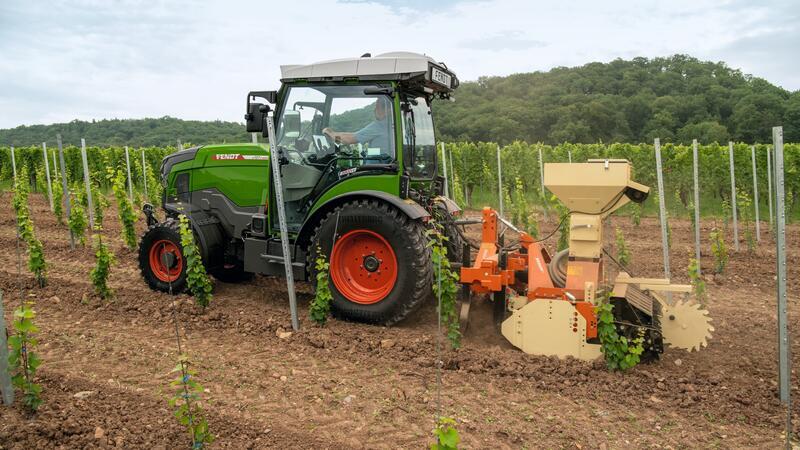 Streit um Agrardiesel: Warum gibt es noch keine E-Trecker? Fendt e100 V Vario