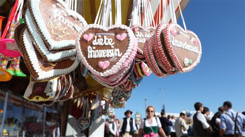 „Bilderbuchstart“ und Söder-Lob: Krause eröffnet Oktoberfest Bis zum 4. Oktober dauert das Spektakel auf der Theresienwiese.