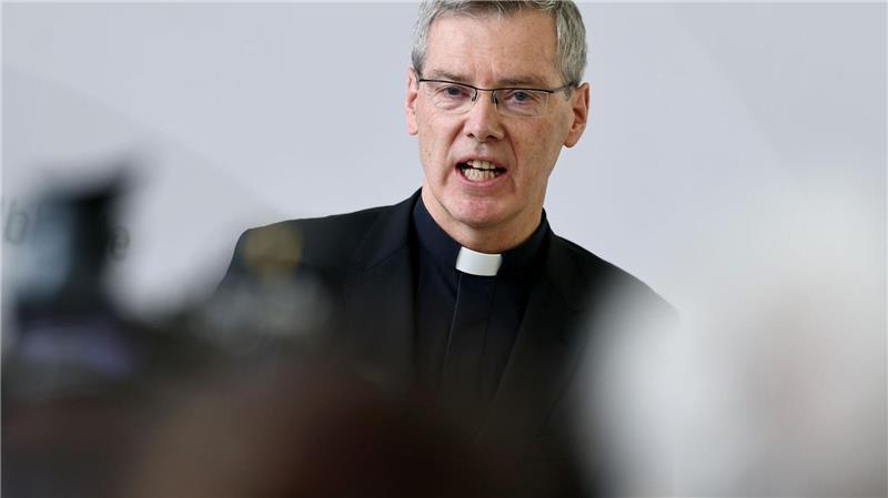 Bischof Heiner Wilmer warnt vor der AfD. (Archivbild)