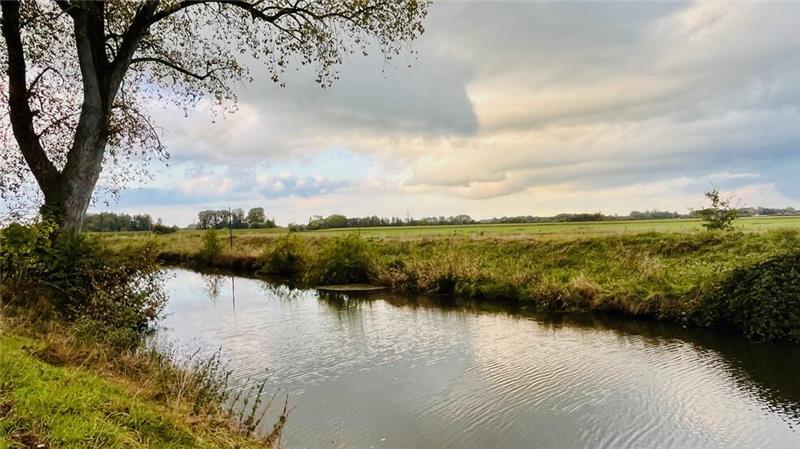 Bisher gibt es an der Horsterbeck keine Einstiegsmöglichkeit für Wassersportler. Auf der Horst soll eine Plattform an der Böschung gebaut werden.
