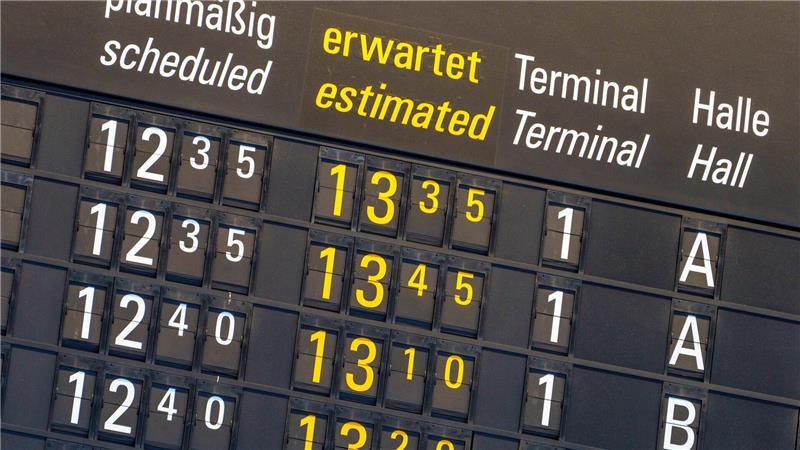 Luftfahrt-Lobby will längere Fristen für Entschädigungen Bislang müssen Airlines ihre Passagiere ab drei Stunden Verspätung finanziell entschädigen.