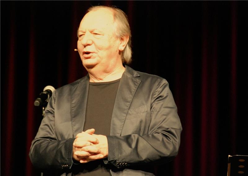 Bitterböse bis komisch: Wilfried Schmickler zog alle Register. Foto Felsch