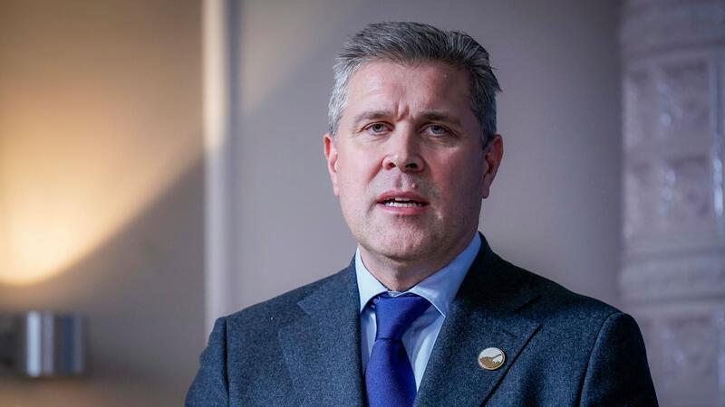 Islands Außenminister Benediktsson übernimmt Regierung Bjarni Benediktsson war 2017 bereits Ministerpräsident von Island. Seine Regierung ist damals wegen eines Skandals zerbrochen.