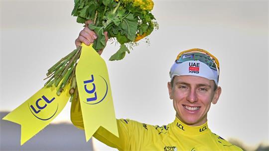 Bleibt dem UAE-Team noch lange erhalten: Rad-Superstar Tadej Pogacar.