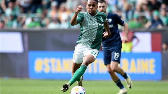 Bleibt weiter bei Werder Bremen: Abwehrspieler Felix Agu.